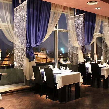 Hotel Teater 4*